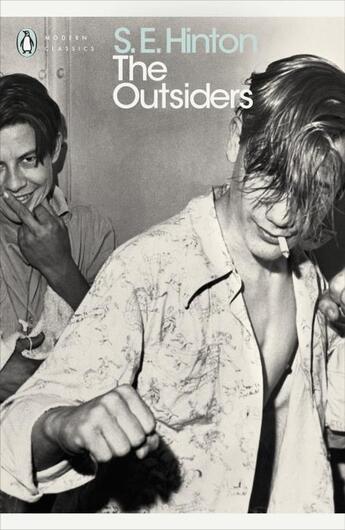 Couverture du livre « The Outsiders » de Hinton S.E. aux éditions Adult Pbs