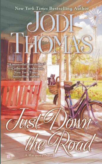 Couverture du livre « Just Down the Road » de Thomas Jodi aux éditions Penguin Group Us