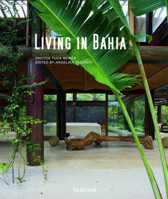 Couverture du livre « Living in Bahia » de  aux éditions Taschen