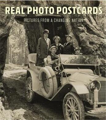 Couverture du livre « Real photo postcards : pictures from a changing nation » de Benjamin Weiss et Lynda Klich aux éditions Mfa