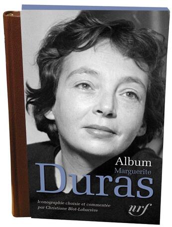 Couverture du livre « Marguerite Duras ; Iconographie commentée » de Christiane Blot-Labarrere aux éditions Gallimard