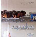 Couverture du livre « Cupcakes ; la véritable recette des cuptakes américain » de Morov-A aux éditions Marabout