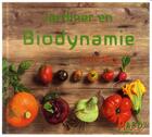 Couverture du livre « Jardiner en biodynamie » de Peter Berg aux éditions Bio Dynamique
