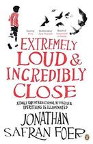 Couverture du livre « Extremely loud and incredibly close » de Jonathan Safran Foer aux éditions Adult Pbs