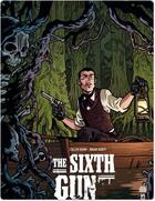 Couverture du livre « The sixth gun Tome 2 ; à la croisée des chemins » de Cullen Bunn et Brian Hurtt aux éditions Urban Comics