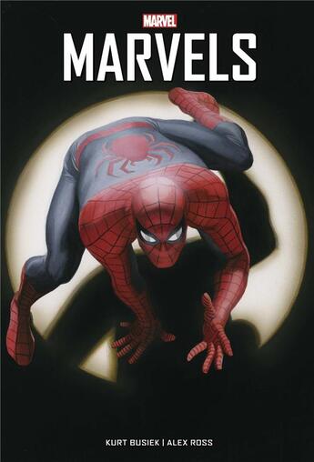 Couverture du livre « Marvels » de Alex Ross et Kurt Busiek aux éditions Panini